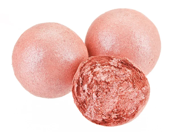 Rosa kosmetika rouge bollar isolerad på vita, super makro — Stockfoto