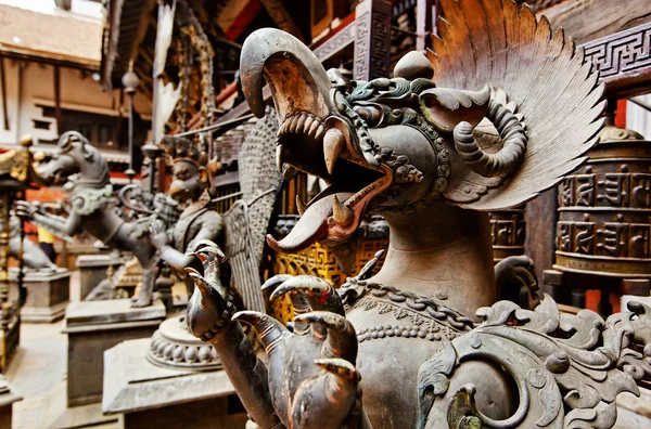 Angst einflößende Monsterstatue, Kathmandu, Nepal — Stockfoto