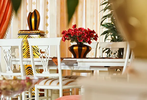 Part Modern Art Deco Styledining Room Interior Golden Striped Vase — Stock Photo, Image