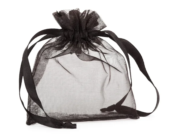 Petit sac cadeau en gaze noire isolé sur blanc — Photo