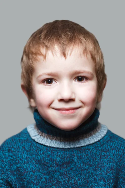 Niño sonriendo — Foto de Stock