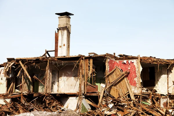 Зруйнований будинок катастрофи — стокове фото