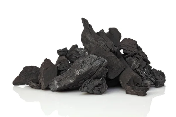 Carbón sobre blanco —  Fotos de Stock