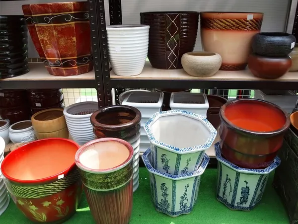 Grandes macetas de cerámica — Foto de Stock