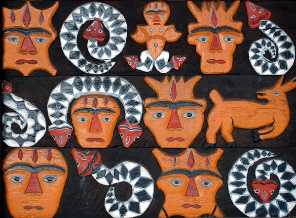 Aboriginal beschilderd houtsnijwerk — Stockfoto