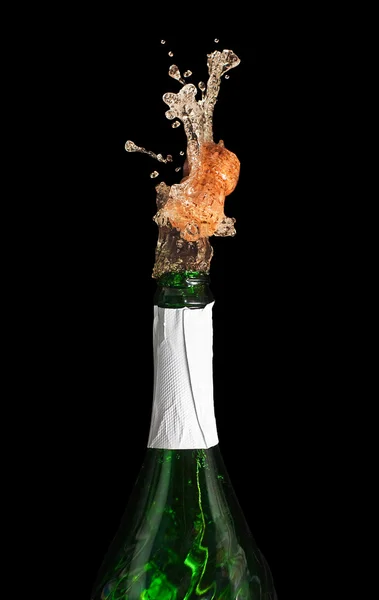 Champagne Fles Met Kurk Schieten Zwarte Achtergrond — Stockfoto