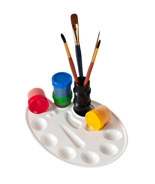 Palett, penslar och färg — Stockfoto