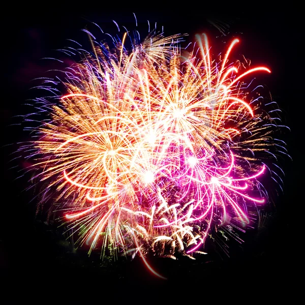 Feuerwerk am Nachthimmel, Feierstimmung — Stockfoto