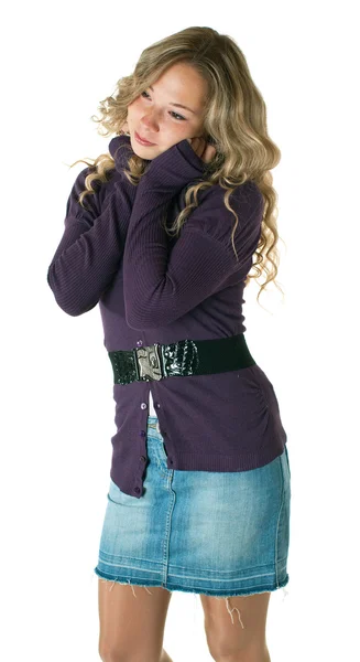 Chica en una camisa lila y falda jeans —  Fotos de Stock