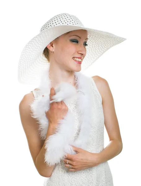 Usmívající se dívka v bílém klobouku — Stock fotografie