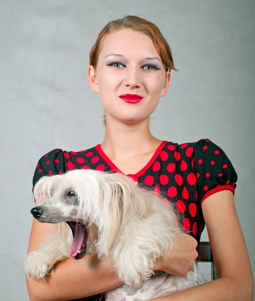 Κορίτσι και σκύλος — Φωτογραφία Αρχείου