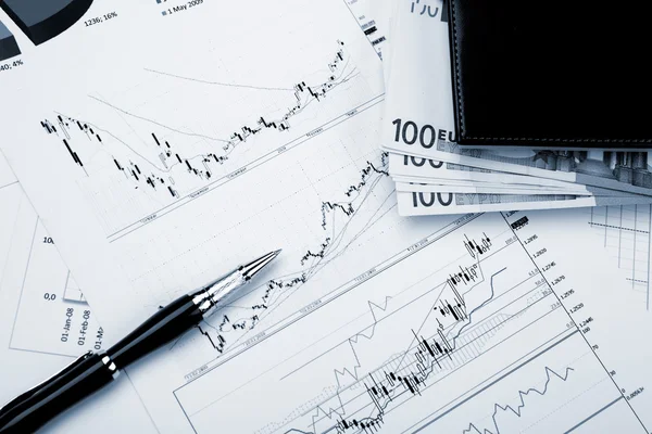 財務チャートとグラフ — ストック写真