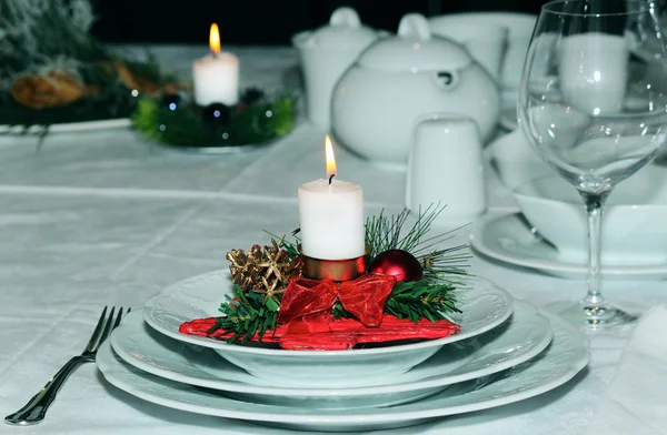 Kerze auf dem Tisch zu Weihnachten — Stockfoto