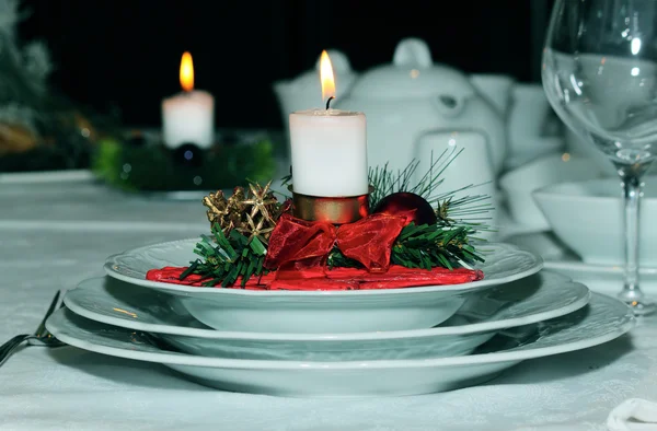 Kerze auf dem Tisch zu Weihnachten — Stockfoto
