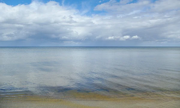 Nuvens Acima Mar Foto Horizontal — Fotografia de Stock
