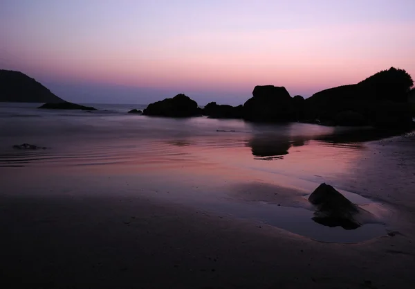 Wschód słońca na wybrzeżu Oceanu Indyjskiego — Zdjęcie stockowe