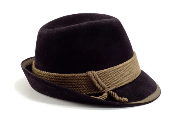 Cappello tradizionale tirolese su sfondo bianco — Foto Stock
