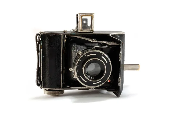 Vecchia macchina fotografica pellicola su sfondo bianco — Foto Stock