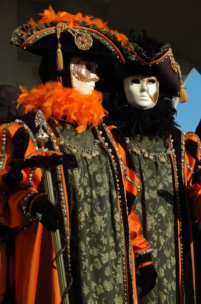Två masker på karnevalen i Venedig 2011 — Stockfoto