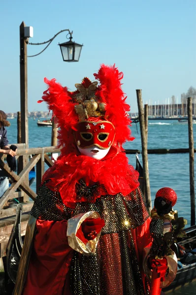 Red mask at St. Mark's Square during the Carni — Stock Photo, Image