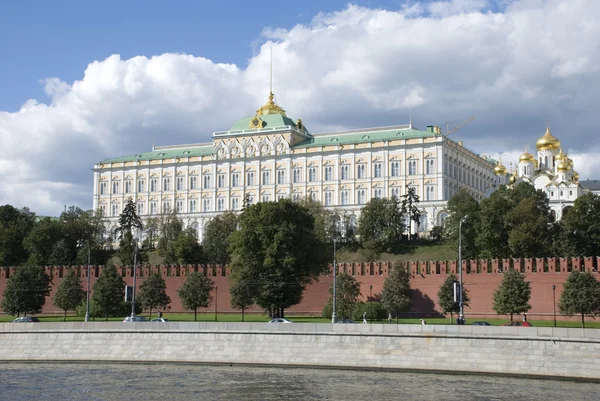 El muelle del Kremlin — Foto de Stock