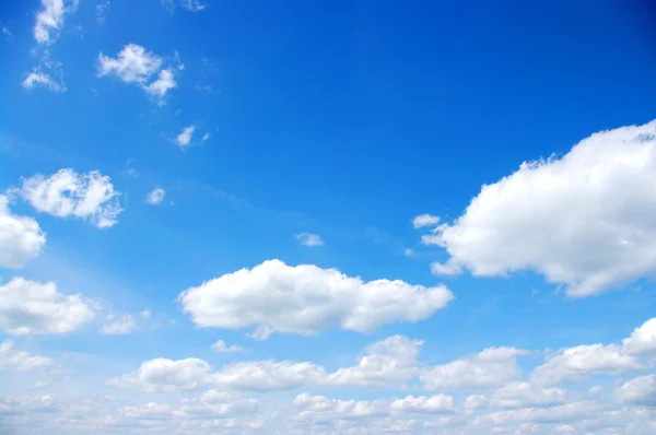 Blauer Himmel Hintergrund Mit Weißen Wolken — Stockfoto