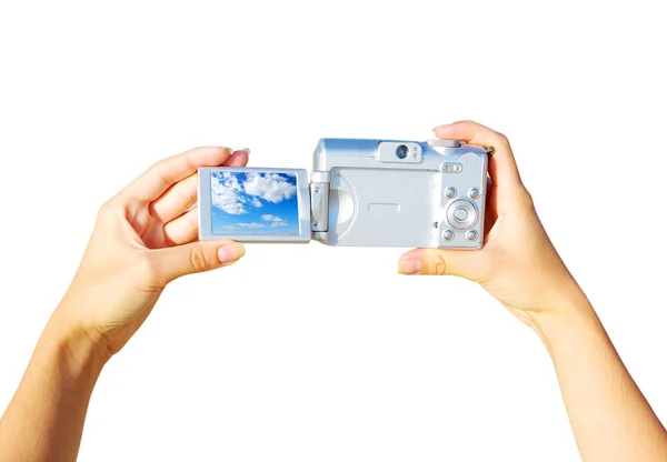 コンパクト デジタル カメラで写真を撮る女性の手 — ストック写真