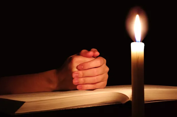 Praying Hands Open Bible — Stock Photo, Image