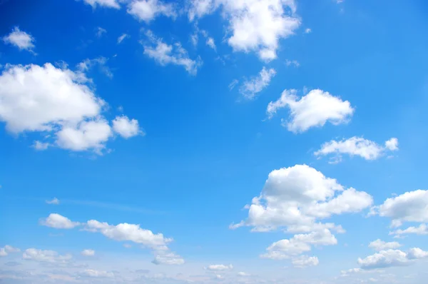 Błękitne Niebo Tło Białymi Chmurami — Zdjęcie stockowe
