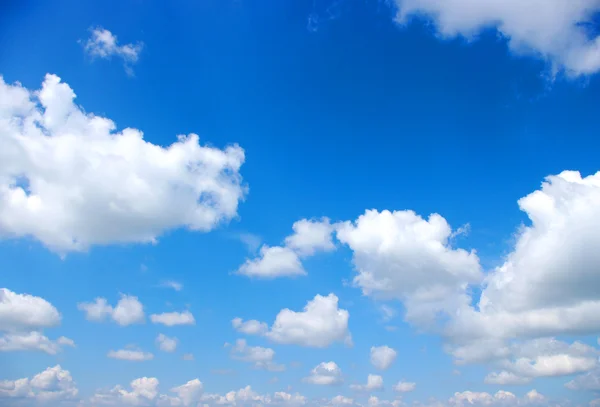 Bílá oblaka — Stock fotografie