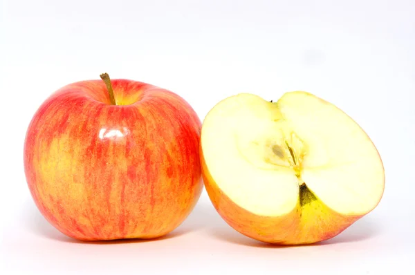 Красные яблоки — стоковое фото