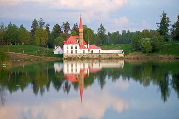 Пейзаж с монастырским дворцом — стоковое фото