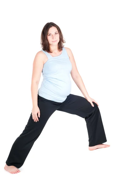 Ritratto di bella donna incinta che pratica yoga — Foto Stock