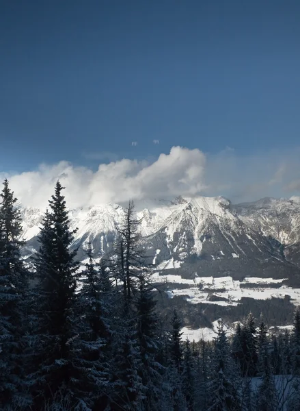 Montañas bajo la nieve. Estación de esquí Schladming. Austria — Foto de Stock