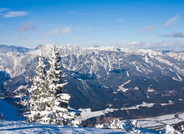 Dağları kar altında. Ski resort schladming. Avusturya