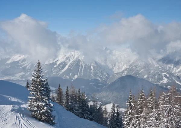Montanhas sob a neve. Estância de esqui Schladming. Áustria — Fotografia de Stock