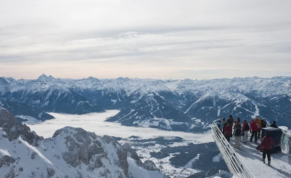 The observation deck with tourists. Dachstein. Austria — Stock Photo, Image