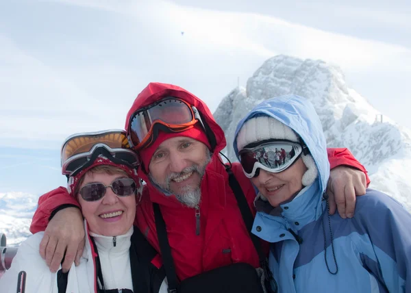 Vintersemester i fjällen. Dachstein-glaciären. Österrike — Stockfoto