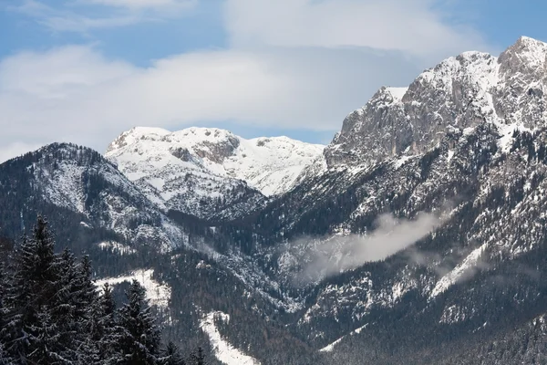 Montañas bajo la nieve. Estación de esquí Schladming. Austria —  Fotos de Stock