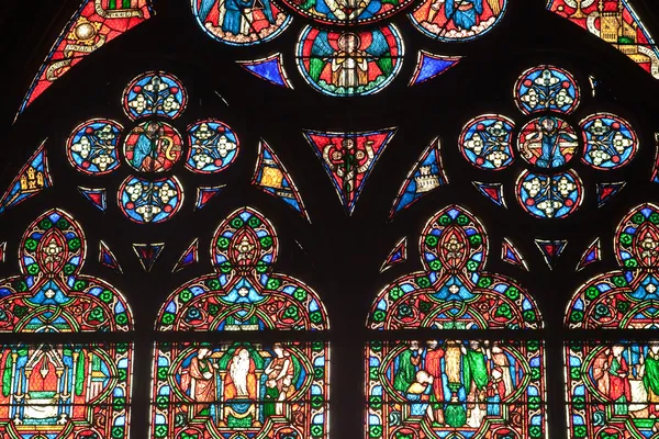 Fragmento de vitrais na catedral de Notre Dame — Fotografia de Stock