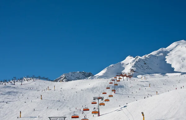 Na svazích lyžařského střediska solden. Rakousko — Stock fotografie
