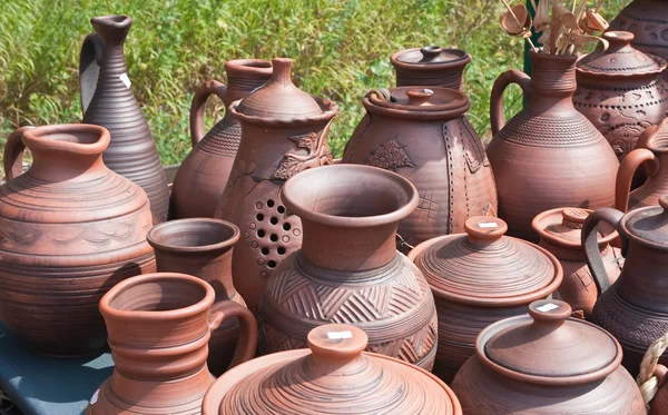 路上で陶器を販売 — ストック写真