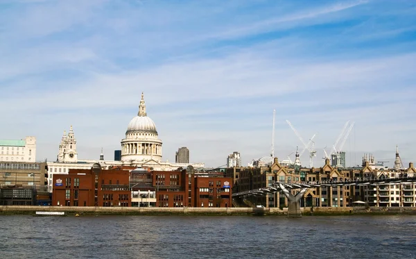 View of St Paul's cathedral and Millennium bridge, London — Stock Photo, Image