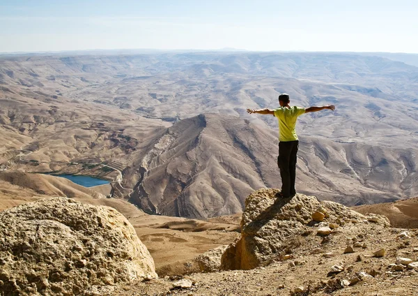 Toeristische in berg van Jordanië — Stok fotoğraf