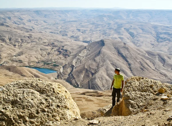 Toeristische in berg van Jordanië — Stockfoto