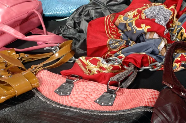 Conjuntos de bolsos y bufandas — Foto de Stock