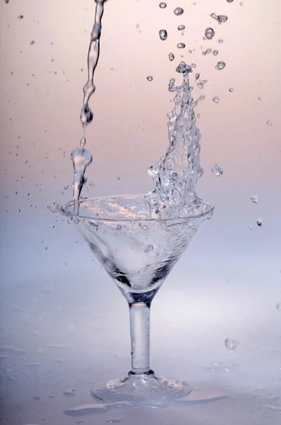 Vidrio con agua —  Fotos de Stock