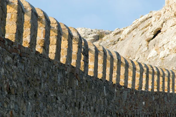 Fortified wall of an ancient castle — Stock Photo, Image