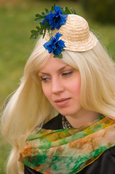 Woman with a beautiful headdress — Stock Photo, Image