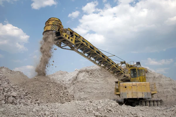 Maskinen producerar lera — Stockfoto
